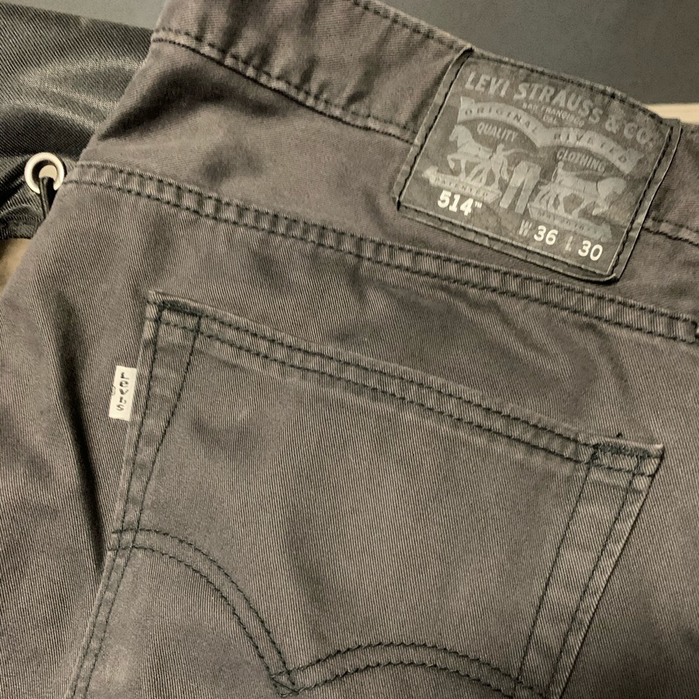 Levi’s grey 514